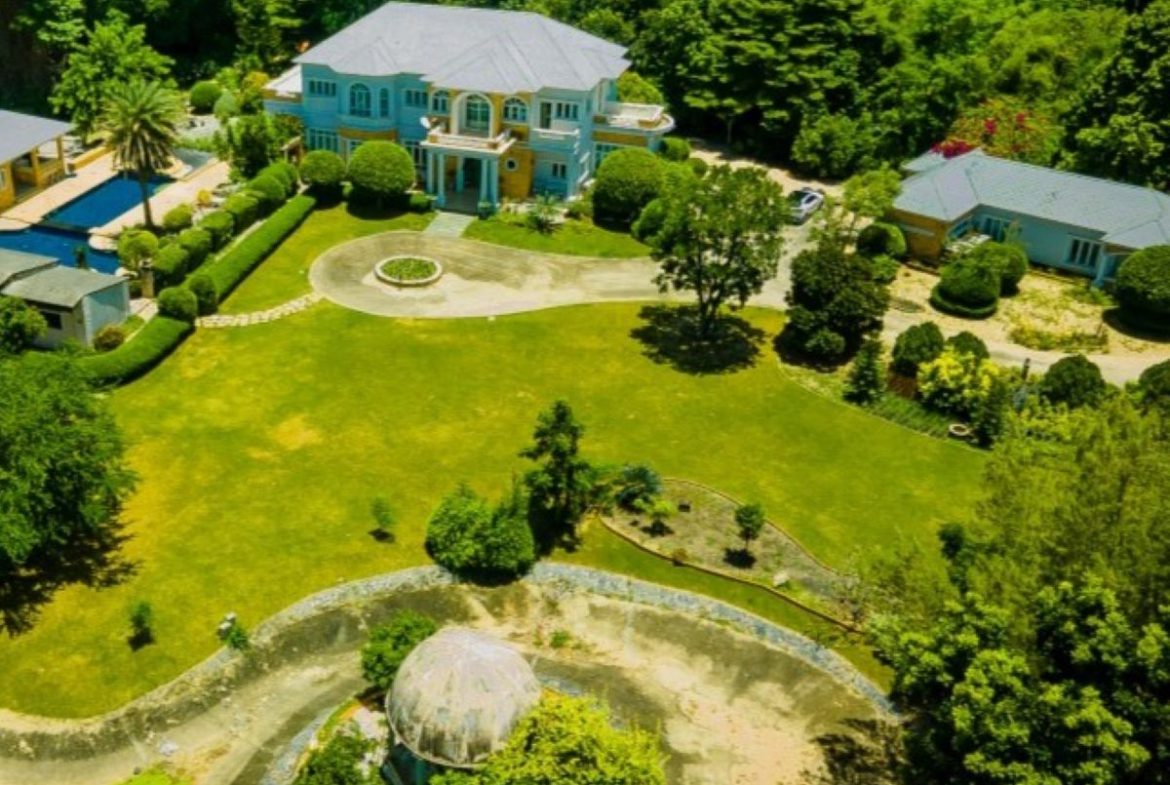 HS0294 – 8 Bedroom Pool Villa  2-Storey for Sale In Bang Saray
