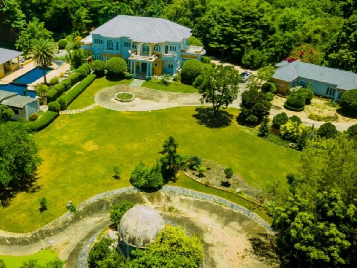 HS0294 – 8 Bedroom Pool Villa  2-Storey for Sale In Bang Saray
