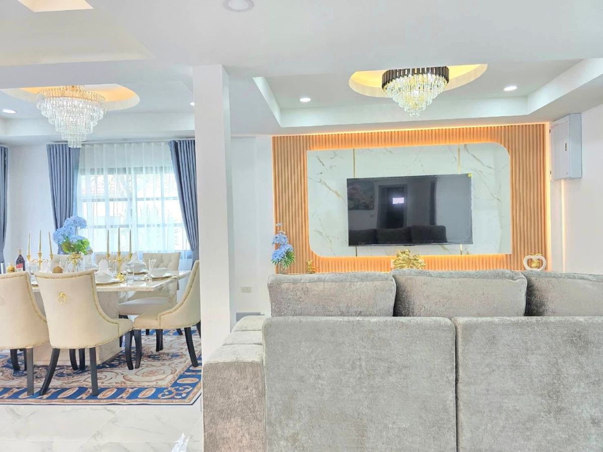 HS1387 – 4Bedrooms Pool Villa House For Sale in Central Park 5 Village in Tungklom-Talman