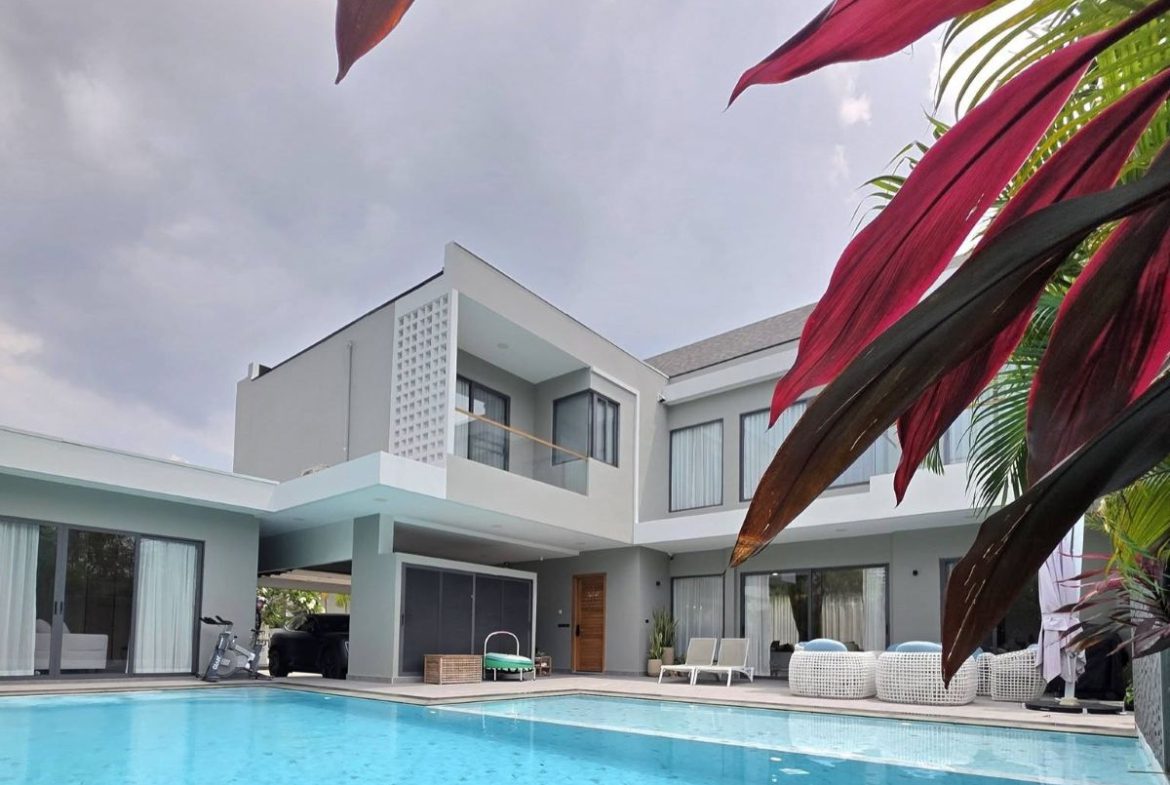 HS1373- 4Bedrooms Luxury Pool Villa 2-Storey for sale in Tung Klom-Tal Man, Pattaya