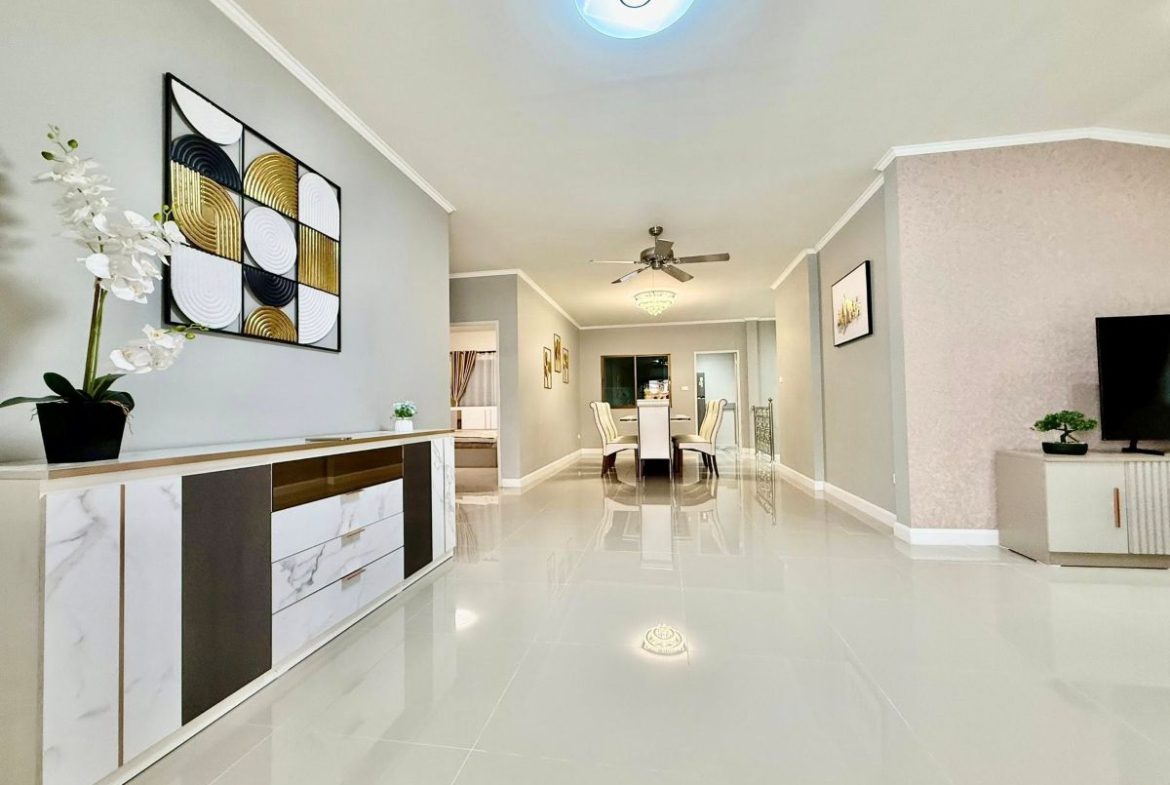 HS1380 – 4Bedrooms Pool Villa For Sale in Wanta Village in Phatthanakan 1 in Noen Plubwan