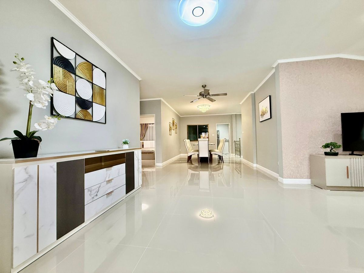 HS1380 – 4Bedrooms Pool Villa For Sale in Wanta Village in Phatthanakan 1 in Noen Plubwan