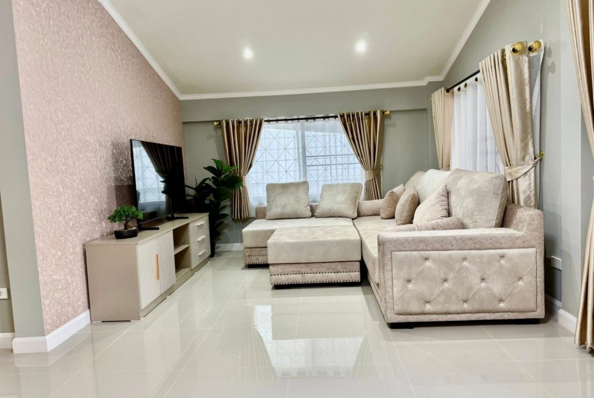 HS1380 – 4Bedrooms Pool Villa For Sale in Wanta Village in Phatthanakan 1 in Noen Plubwan