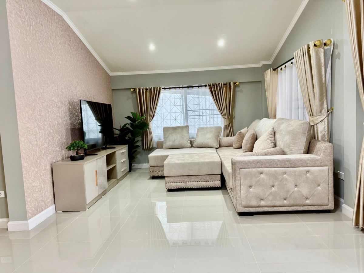 HS1380 – 4Bedrooms Pool Villa For Sale in Wanta Village in Phatthanakan 1 in Noen Plubwan