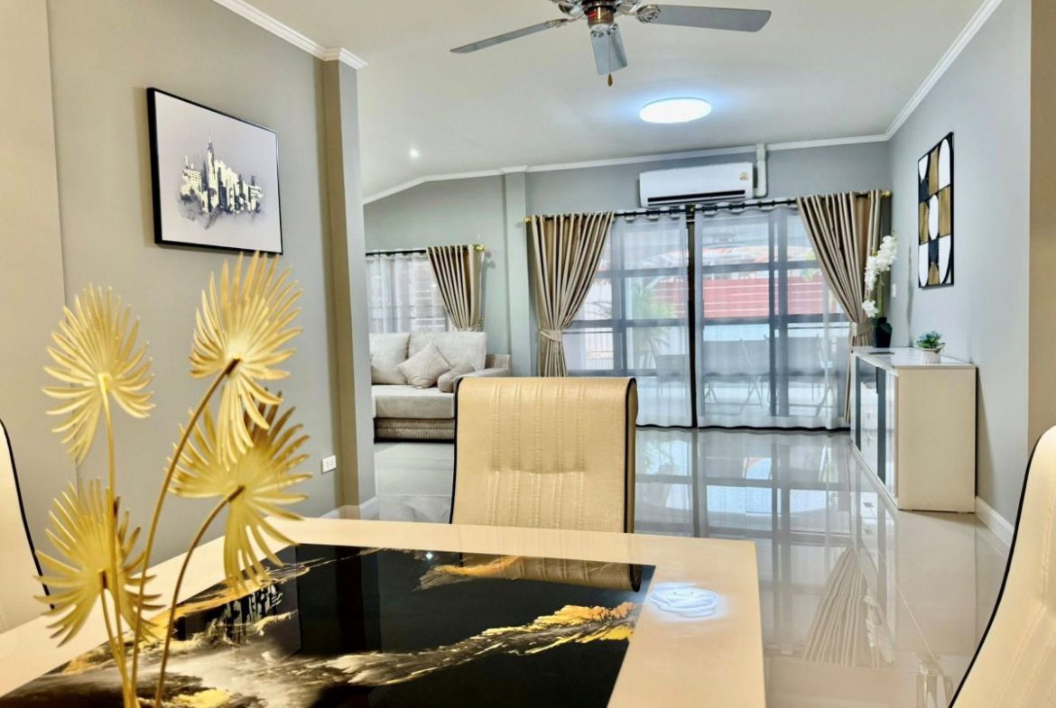 HS1380 – 4Bedrooms Pool Villa For Sale in Wanta Village in Phatthanakan 1 in Noen Plubwan