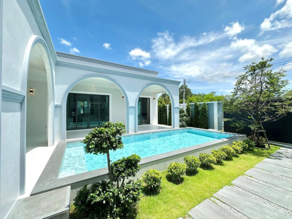 HS1449 -4Bedrooms Luxury Pool Villa House for Sale in Soi Siam Country Club