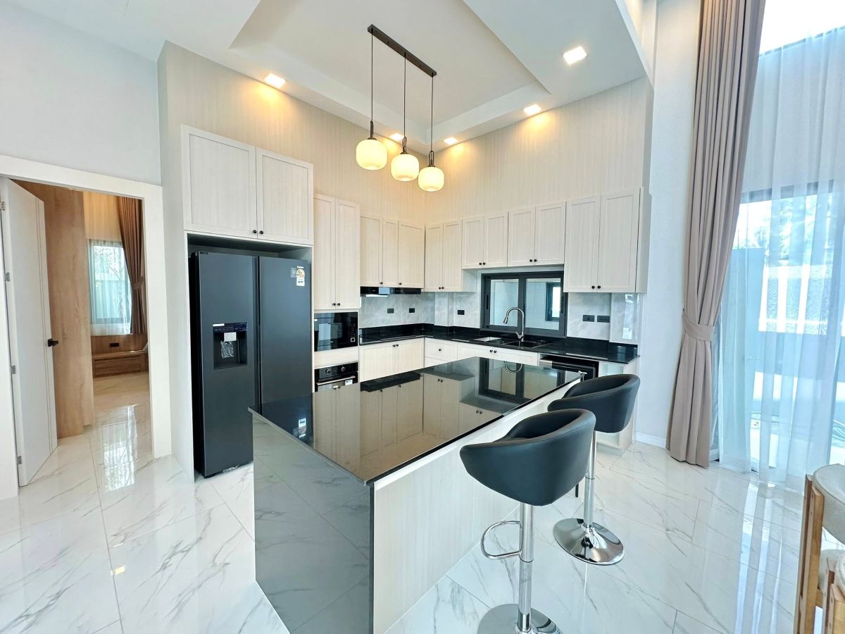 HS1449 -4Bedrooms Luxury Pool Villa House for Sale in Soi Siam Country Club