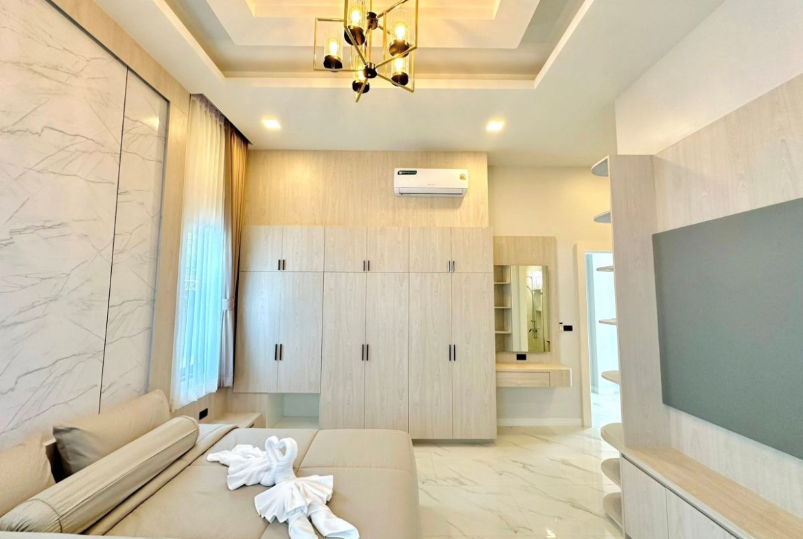 HS1449 -4Bedrooms Luxury Pool Villa House for Sale in Soi Siam Country Club