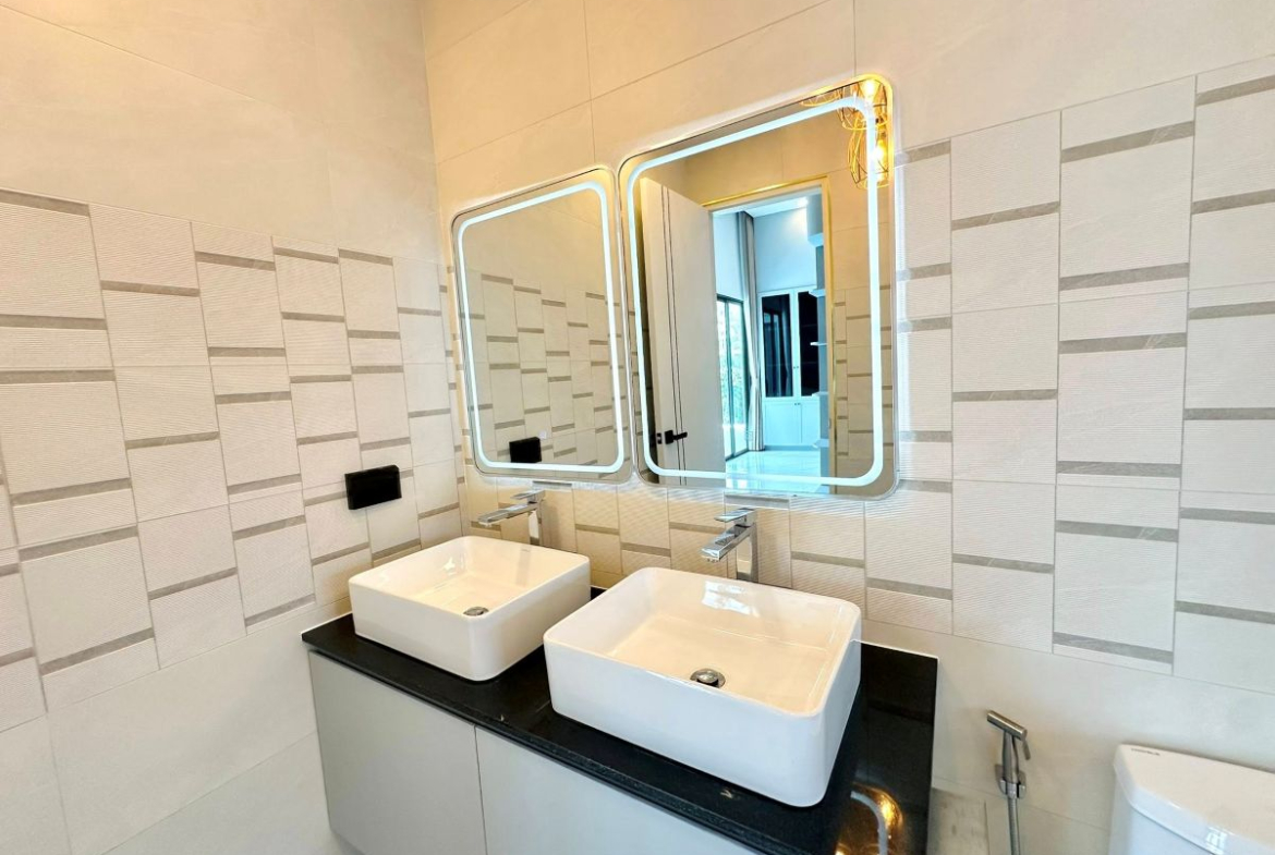 HS1449 -4Bedrooms Luxury Pool Villa House for Sale in Soi Siam Country Club