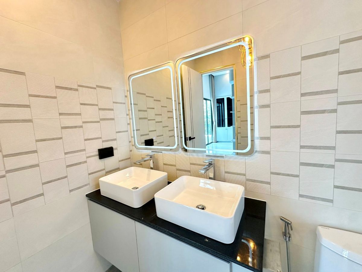 HS1449 -4Bedrooms Luxury Pool Villa House for Sale in Soi Siam Country Club