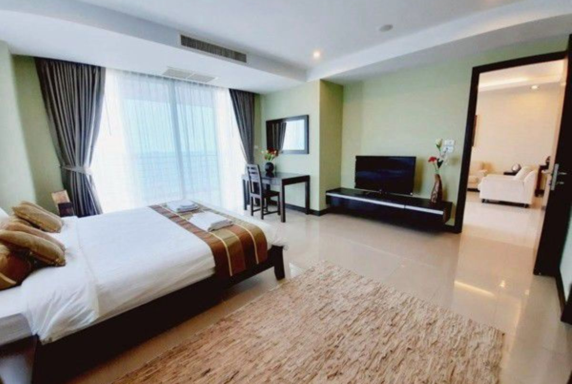 CS0975 – 2Bedrooms Condominium Beach Front for Sale/Rent in La Royale in Na Jomtien