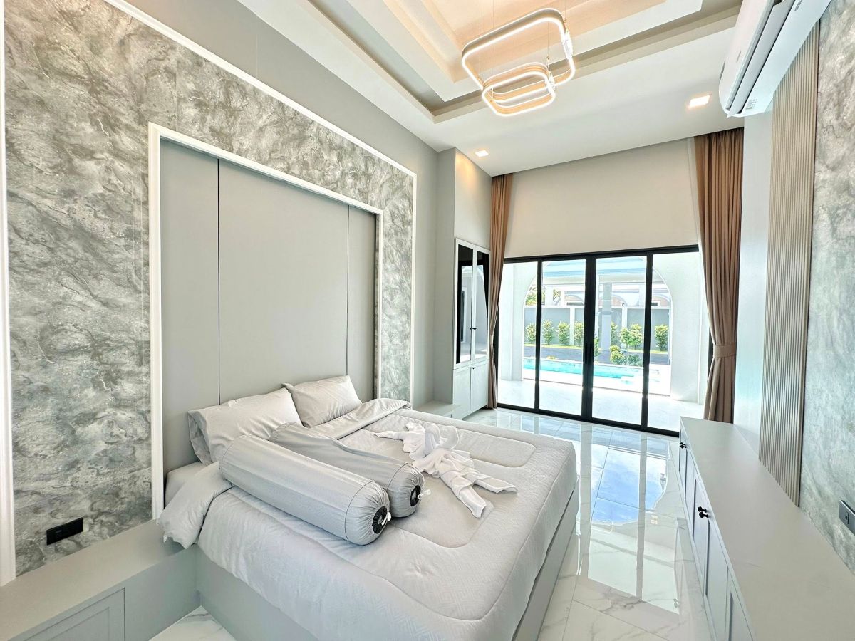 HS1449 -4Bedrooms Luxury Pool Villa House for Sale in Soi Siam Country Club