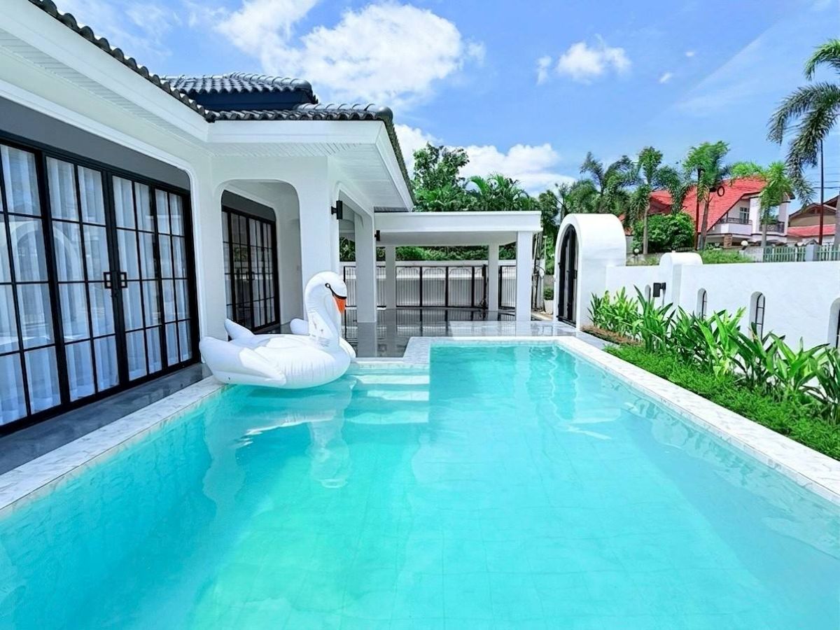2 HS1442 – 3Bedrooms Pool Villa for Sale in Pattaya Tropical Village 2 in Soi Siam Country Club