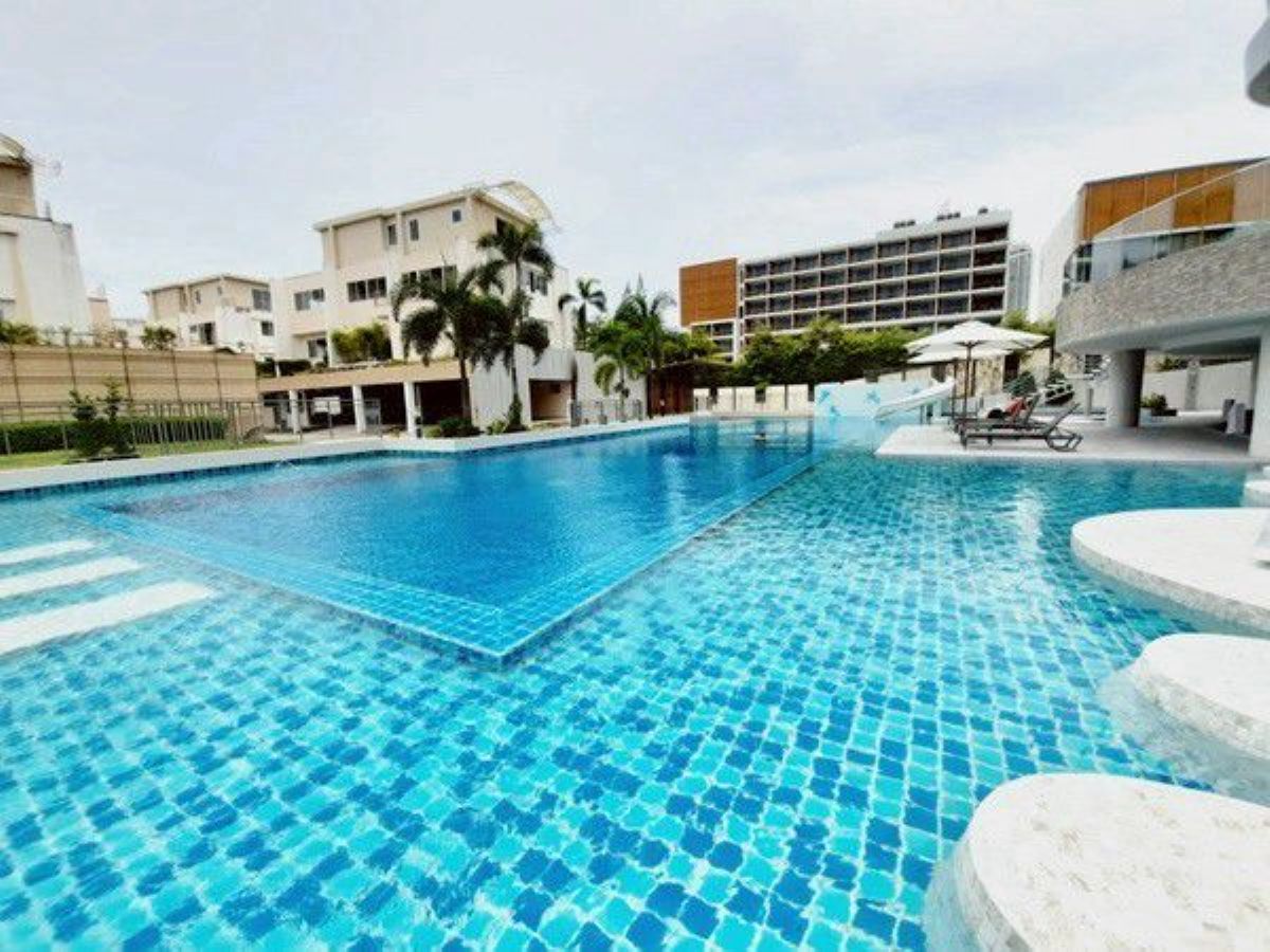 2 CS0975 – 2Bedrooms Condominium Beach Front for Sale/Rent in La Royale in Na Jomtien