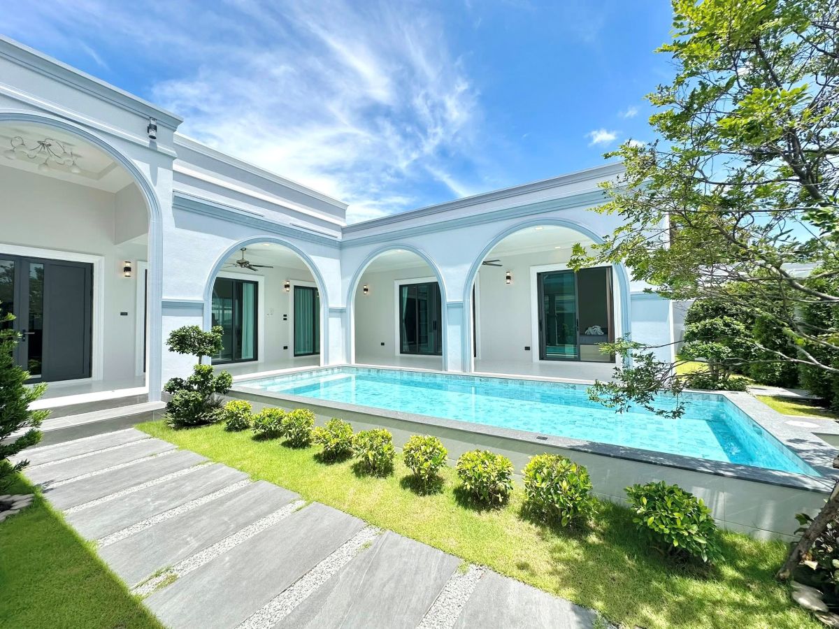 HS1449 -4Bedrooms Luxury Pool Villa House for Sale in Soi Siam Country Club