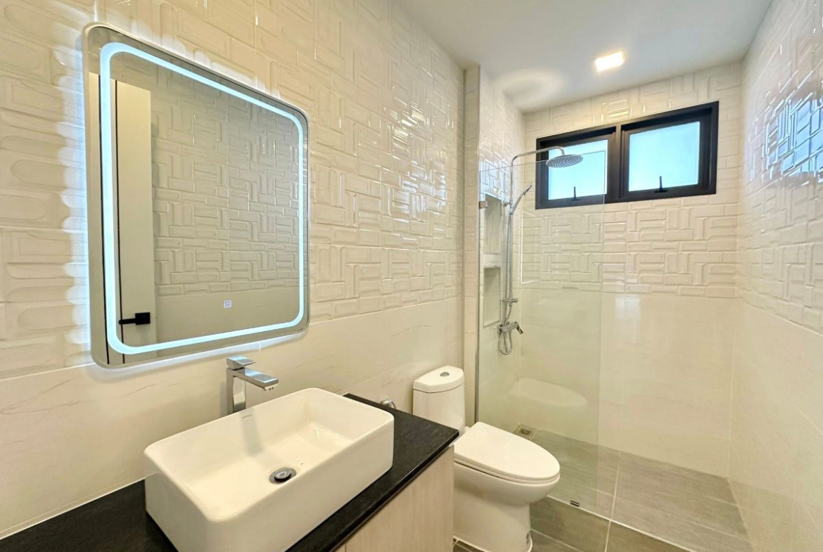 HS1449 -4Bedrooms Luxury Pool Villa House for Sale in Soi Siam Country Club