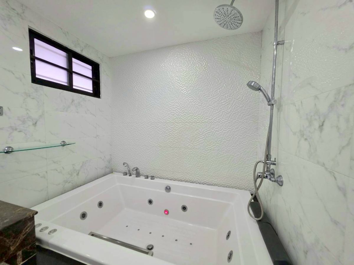 CS0966 – 3Bedrooms Condominium for Sale in Tropicana Condo in Pratamnak 6