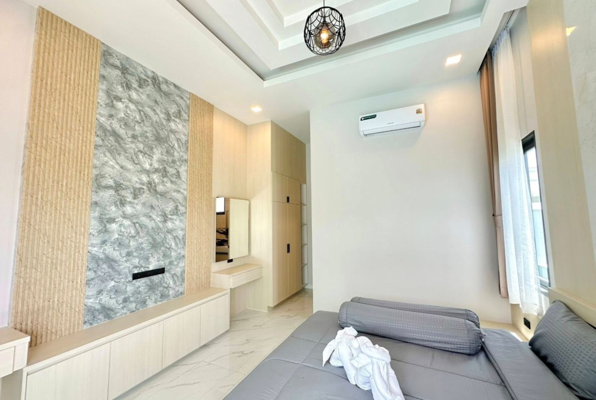 HS1449 -4Bedrooms Luxury Pool Villa House for Sale in Soi Siam Country Club