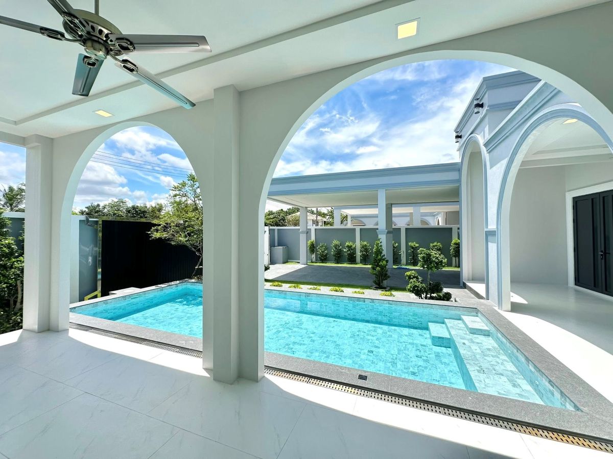 HS1449 -4Bedrooms Luxury Pool Villa House for Sale in Soi Siam Country Club
