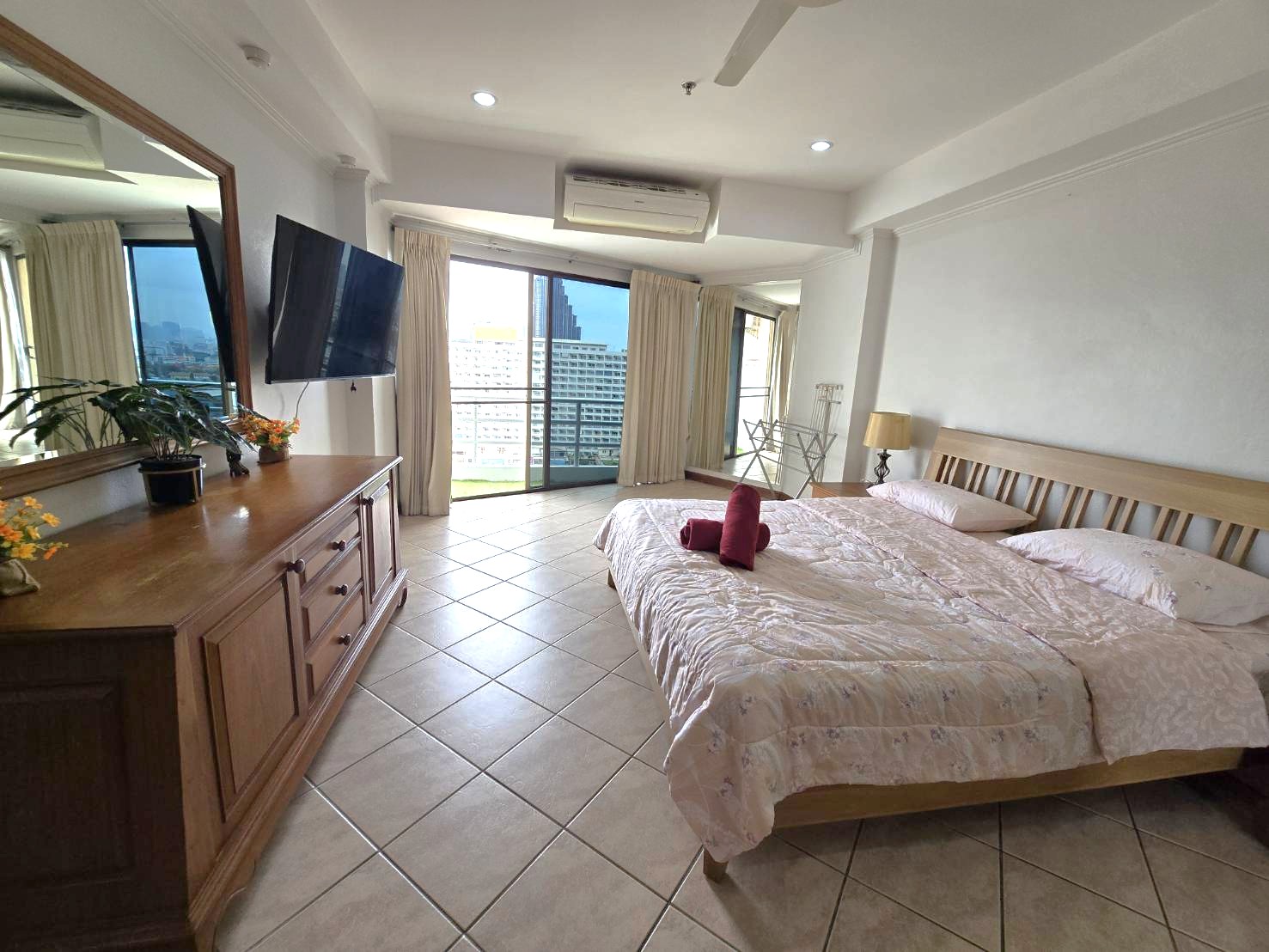 5.2 CR0295 – 1 Bedroom Condominium for Rent in View Talay 2B in Jomtien
