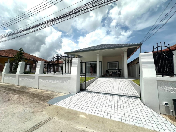 HS1460- 3Bedrooms Single House for Sale in Ek Mongkon 4/1 in Khao Talo