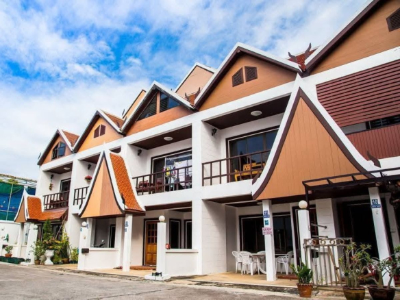 TR0018-4 Bedroom Townhouse for Rent in Corrib Village in  Pratumnak Hill Soi 5