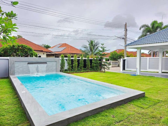 HS1454 – 4Bedrooms Pool Villa House for Sael in Mab Prachan Village in Mab Prachan Lake