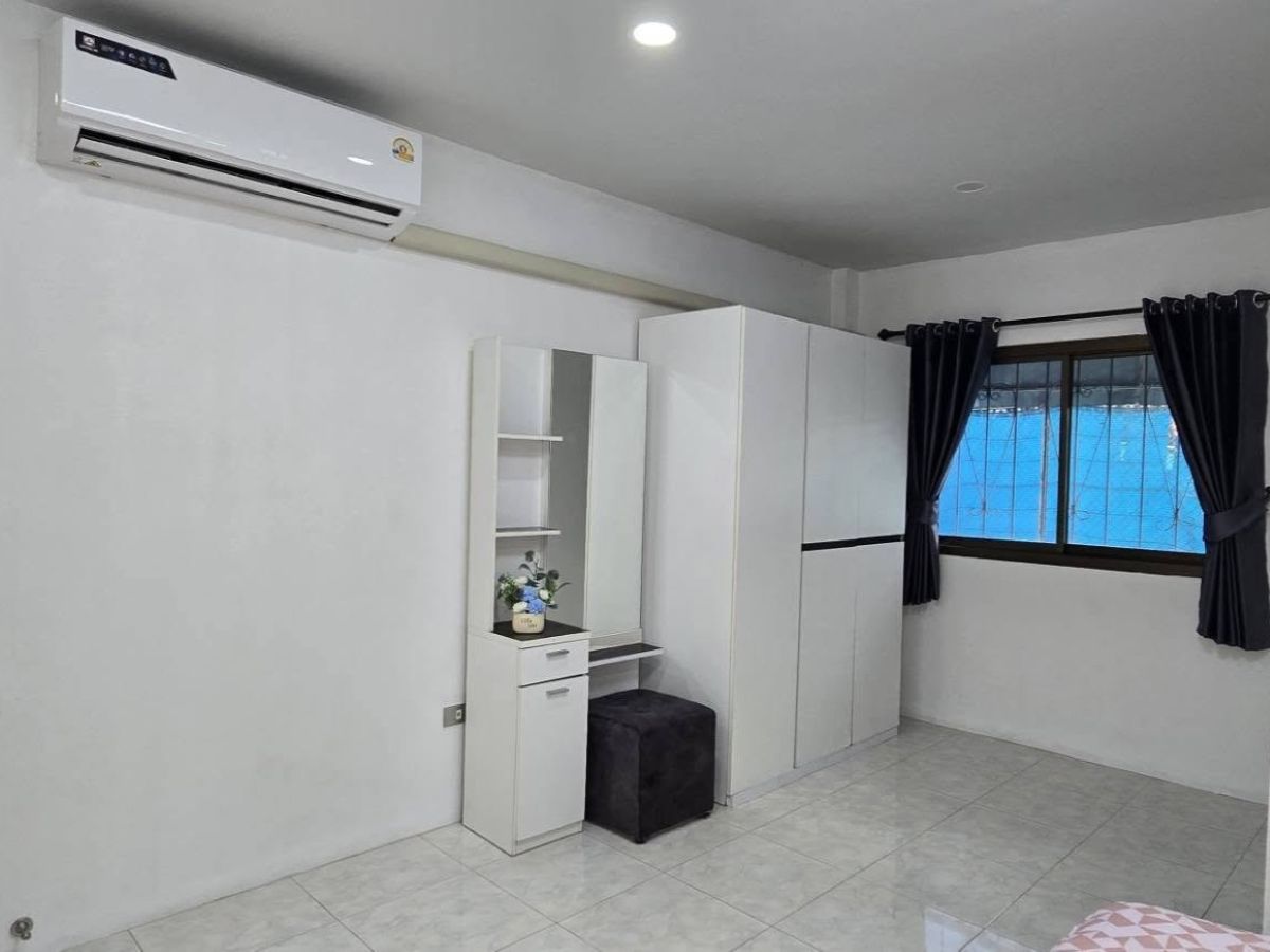 TR0018-4 Bedroom Townhouse for Rent in Corrib Village in  Pratumnak Hill Soi 5