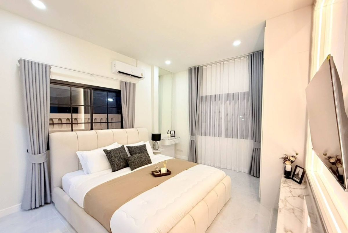HS1461 -3Bedrooms Single House for Sale in Chock Chai Village 5 in Khao Noi