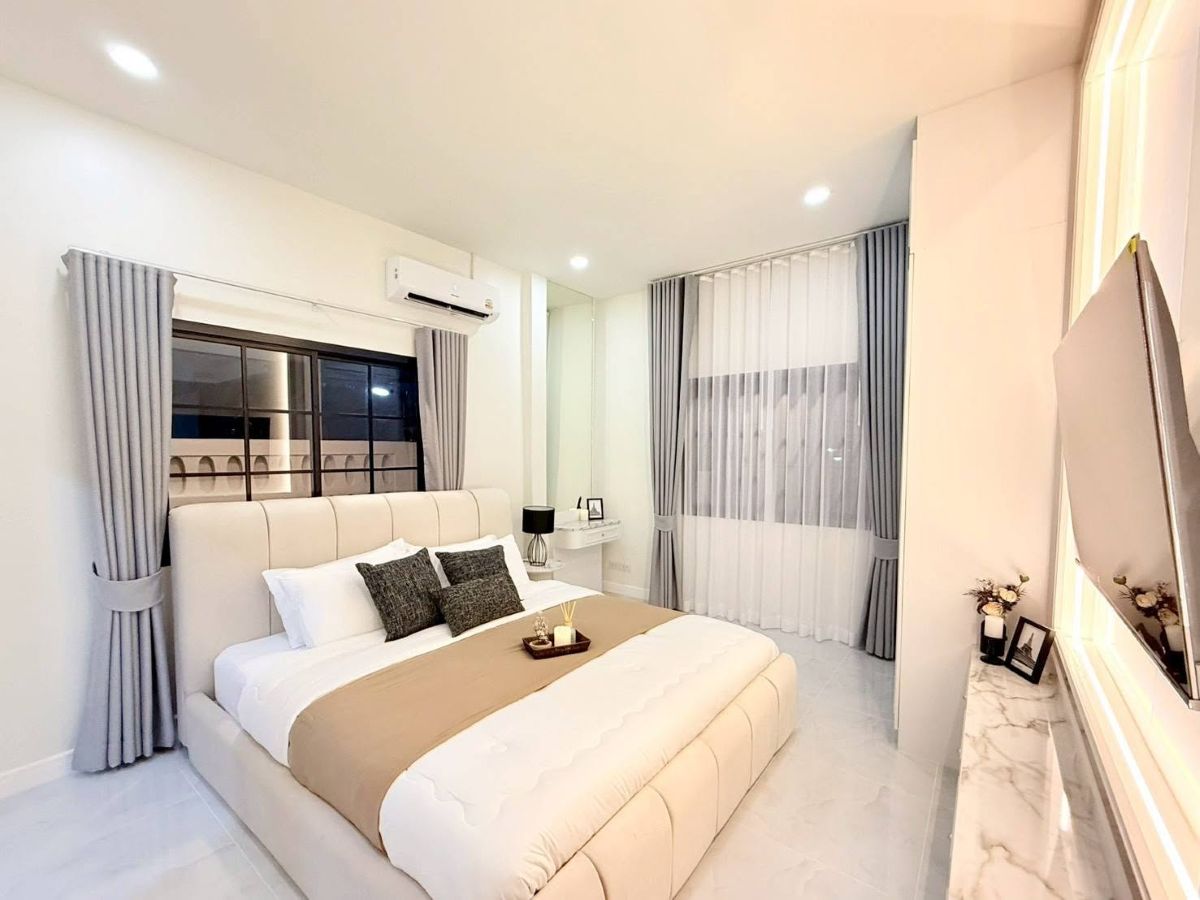 HS1461 -3Bedrooms Single House for Sale in Chock Chai Village 5 in Khao Noi
