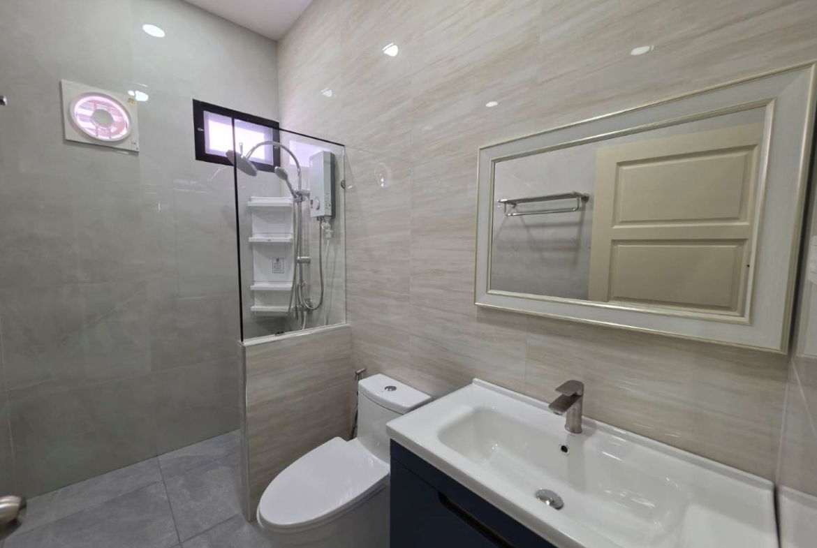HR0885 – 4Bedrooms Newly built Pool Villa for Rent in Soi Siam Country Club
