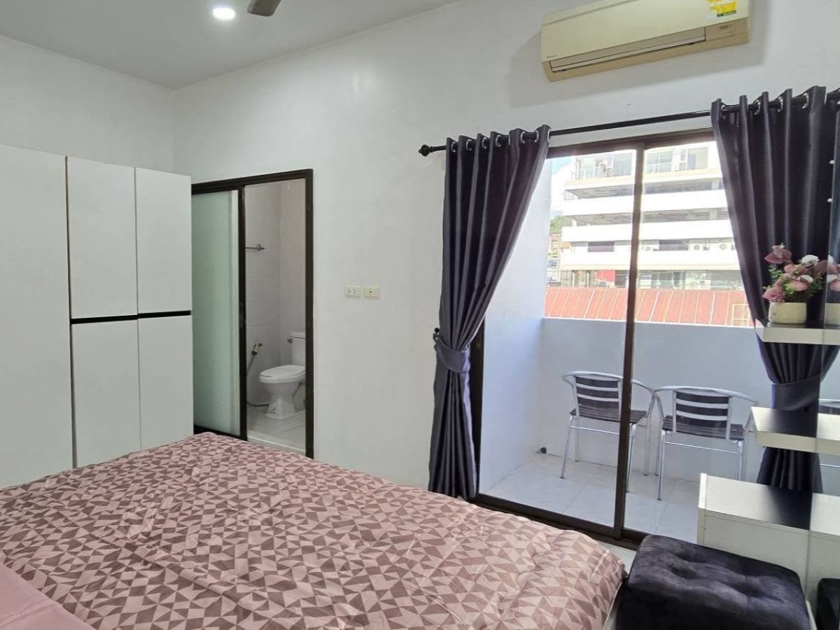 TR0018-4 Bedroom Townhouse for Rent in Corrib Village in  Pratumnak Hill Soi 5