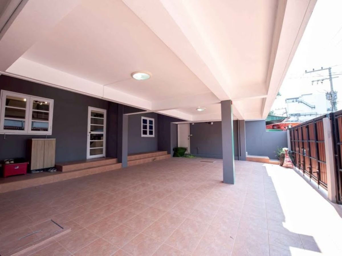 BS0020 – Pool Villa Resort Commercial for Sale/Rent in Jomtien