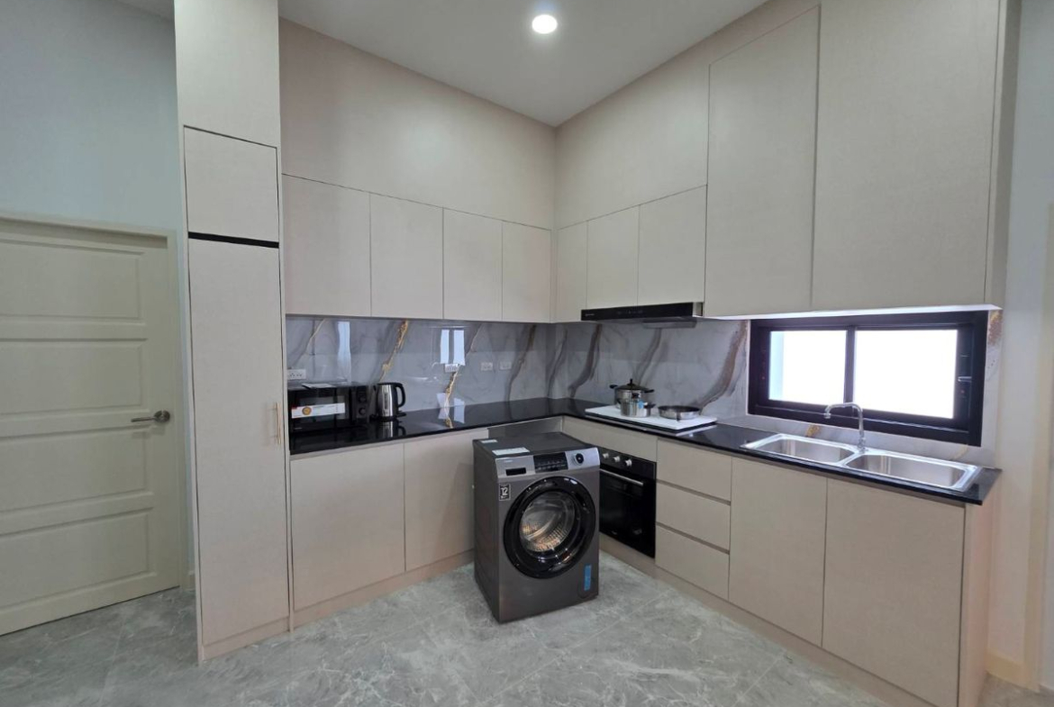 HR0885 – 4Bedrooms Newly built Pool Villa for Rent in Soi Siam Country Club