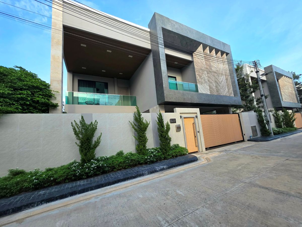 2 HS1451 – 3Bedrooms 2-Storey Pool Villa House for Sale in Madcha Nirvana Pattaya in Huay Yai