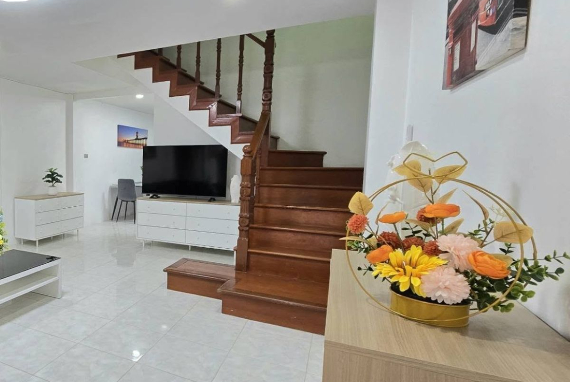 TR0018-4 Bedroom Townhouse for Rent in Corrib Village in  Pratumnak Hill Soi 5