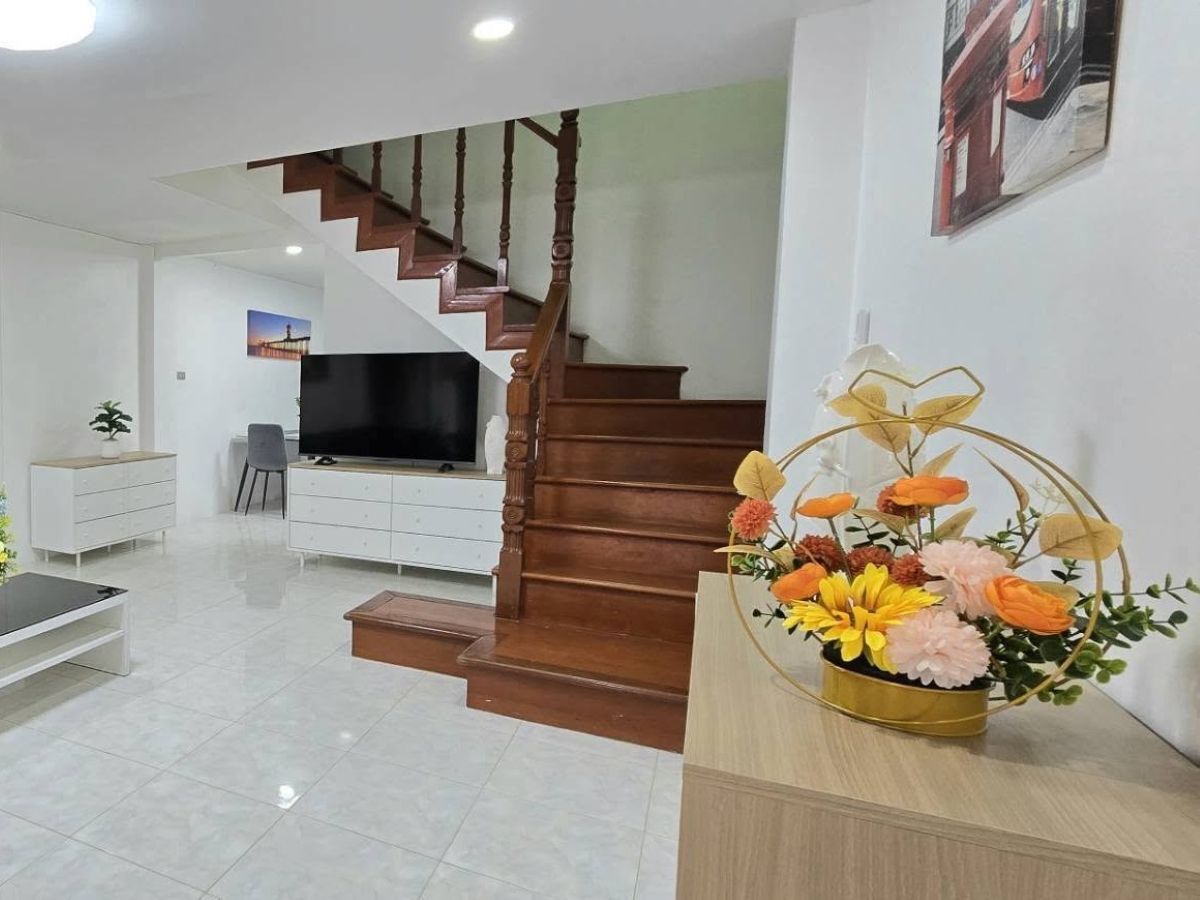 TR0018-4 Bedroom Townhouse for Rent in Corrib Village in  Pratumnak Hill Soi 5