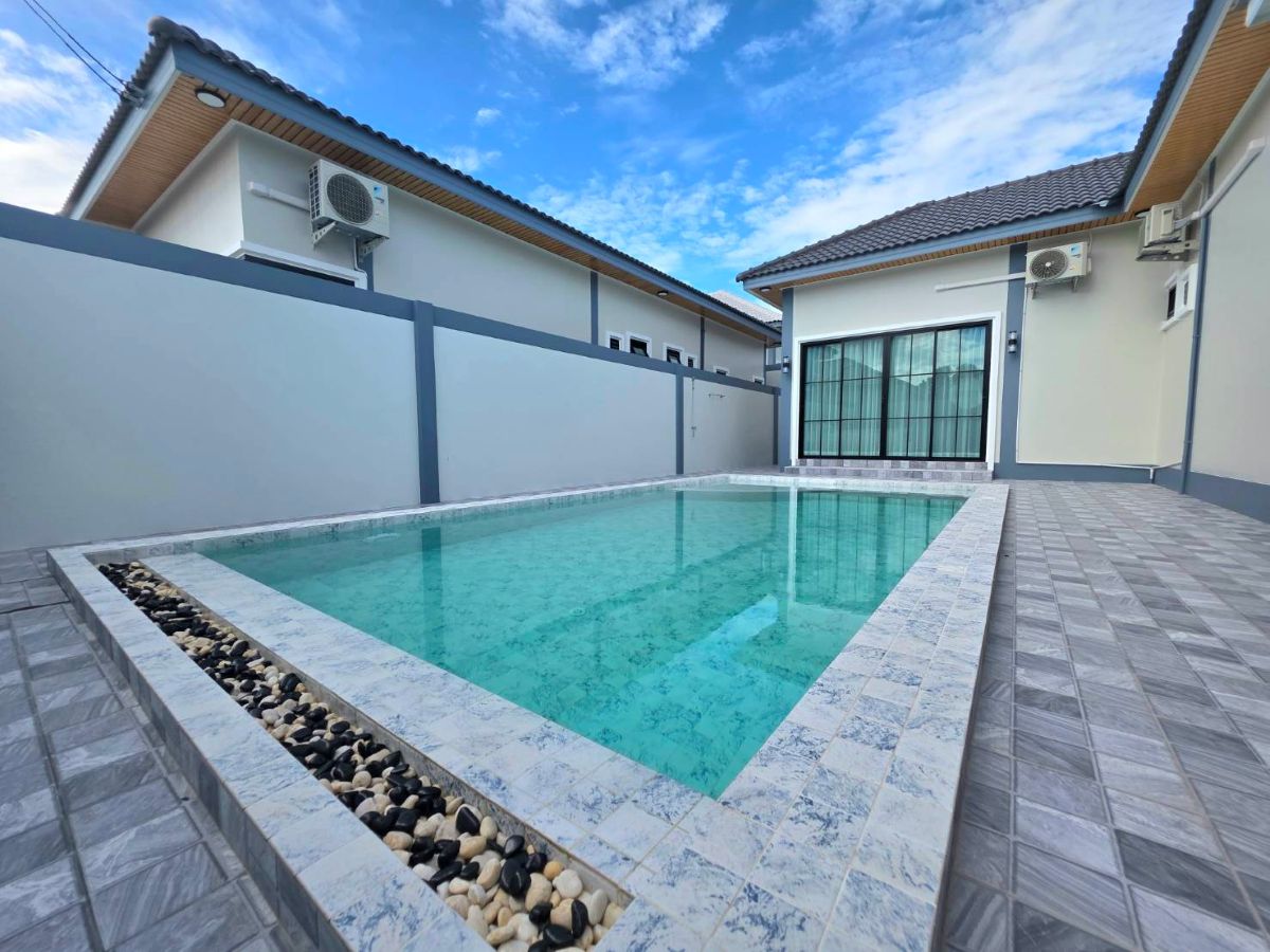 HR0885 – 4Bedrooms Newly built Pool Villa for Rent in Soi Siam Country Club