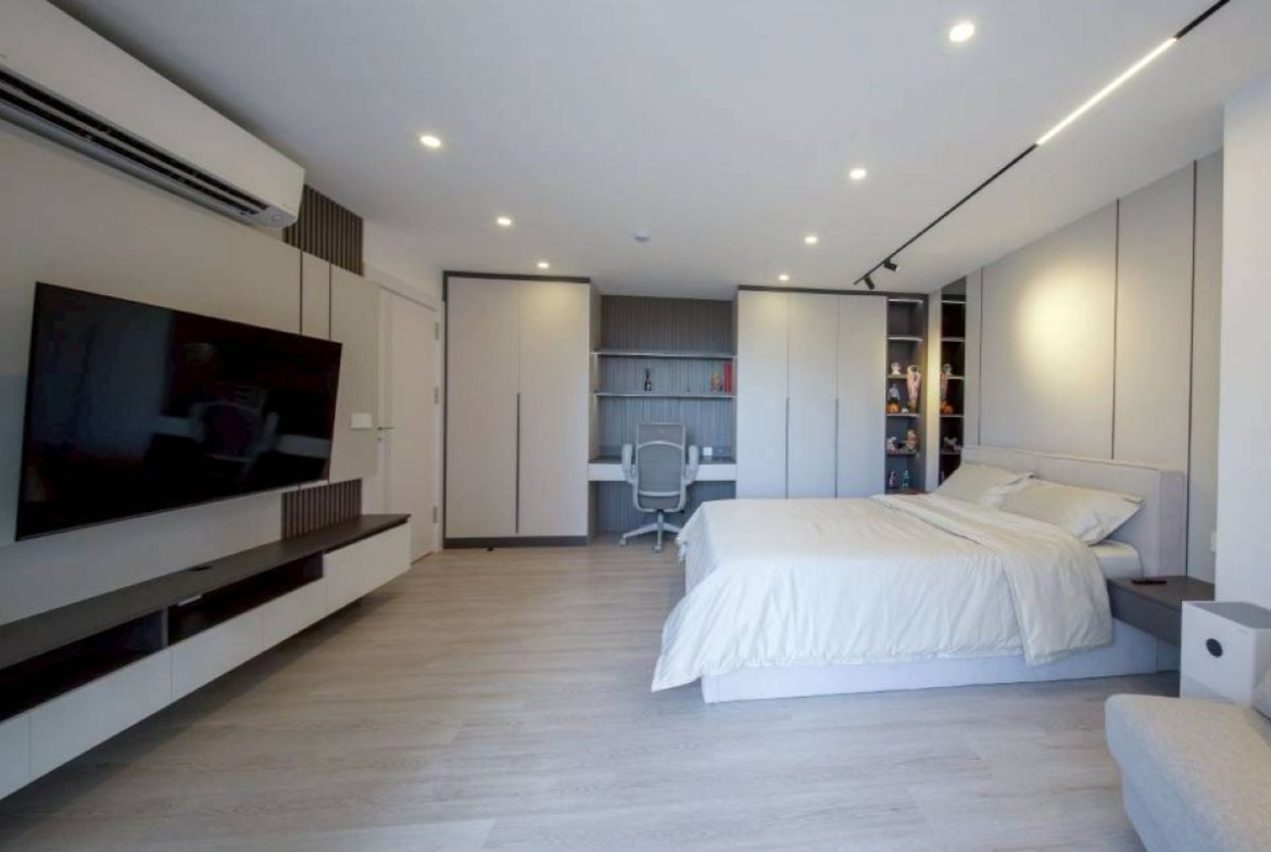 CS0981 – 3Bedrooms Condominium for Sale in Royal Hill Resort in Thappraya Rd