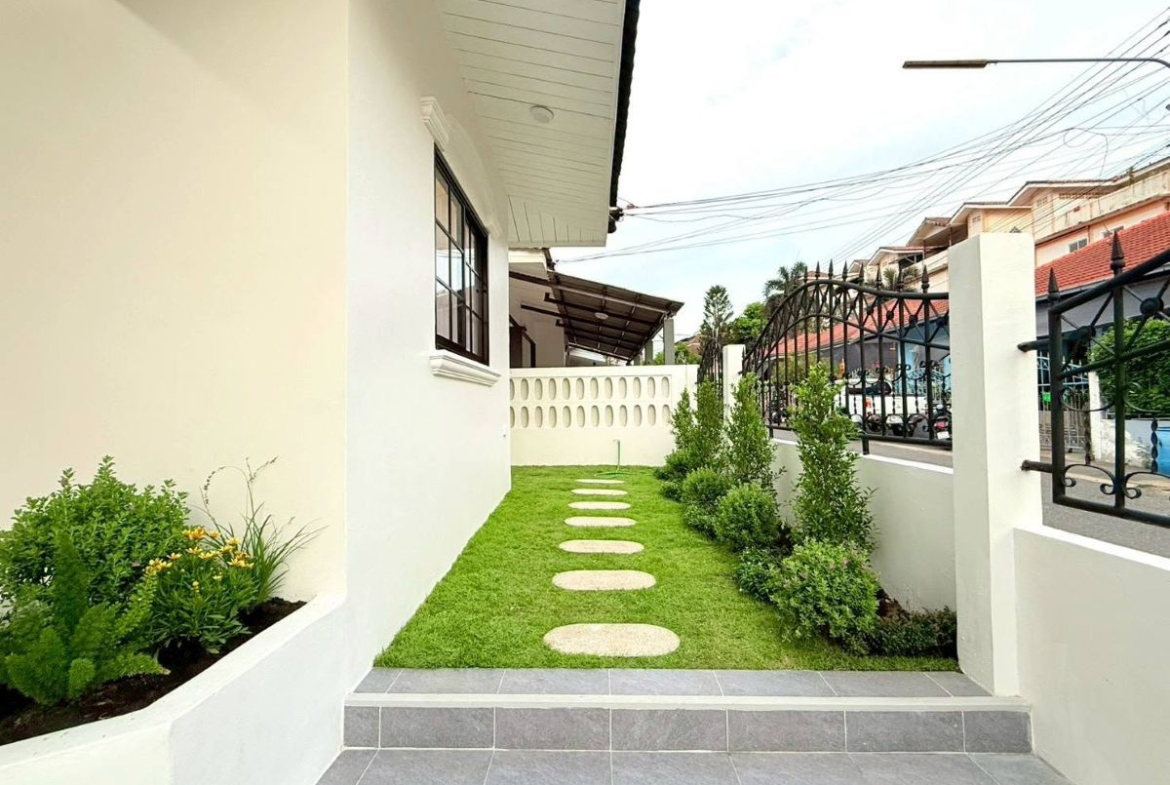 HS1461 -3Bedrooms Single House for Sale in Chock Chai Village 5 in Khao Noi