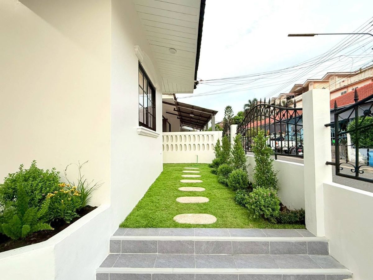 HS1461 -3Bedrooms Single House for Sale in Chock Chai Village 5 in Khao Noi