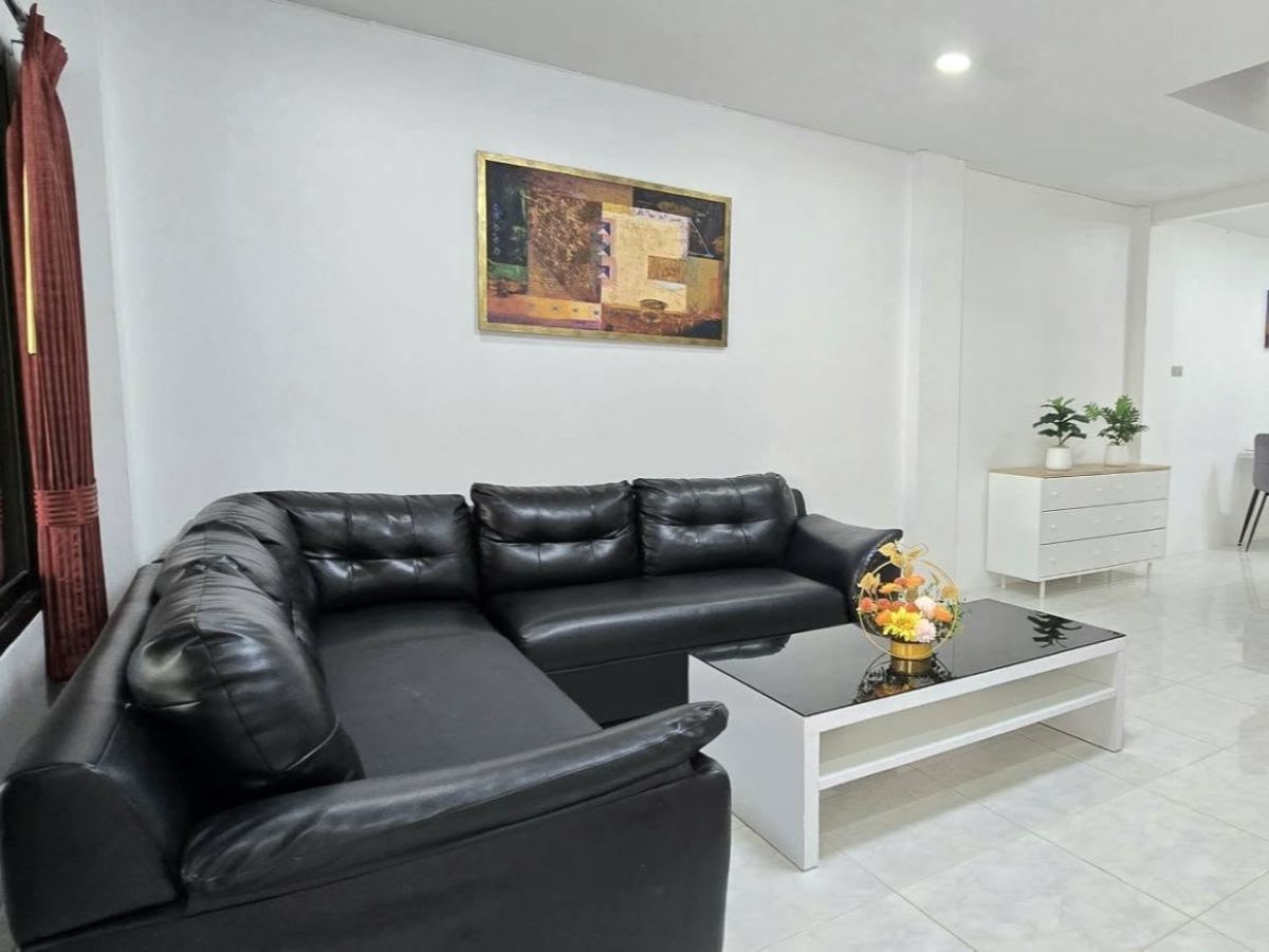TR0018-4 Bedroom Townhouse for Rent in Corrib Village in  Pratumnak Hill Soi 5