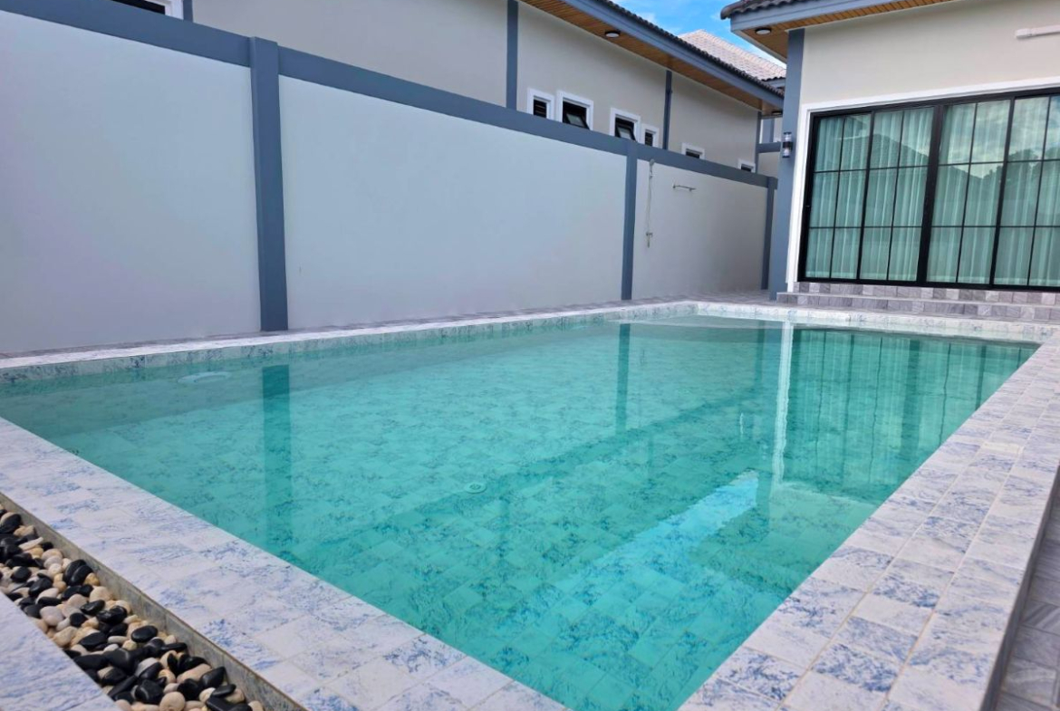 HR0885 – 4Bedrooms Newly built Pool Villa for Rent in Soi Siam Country Club