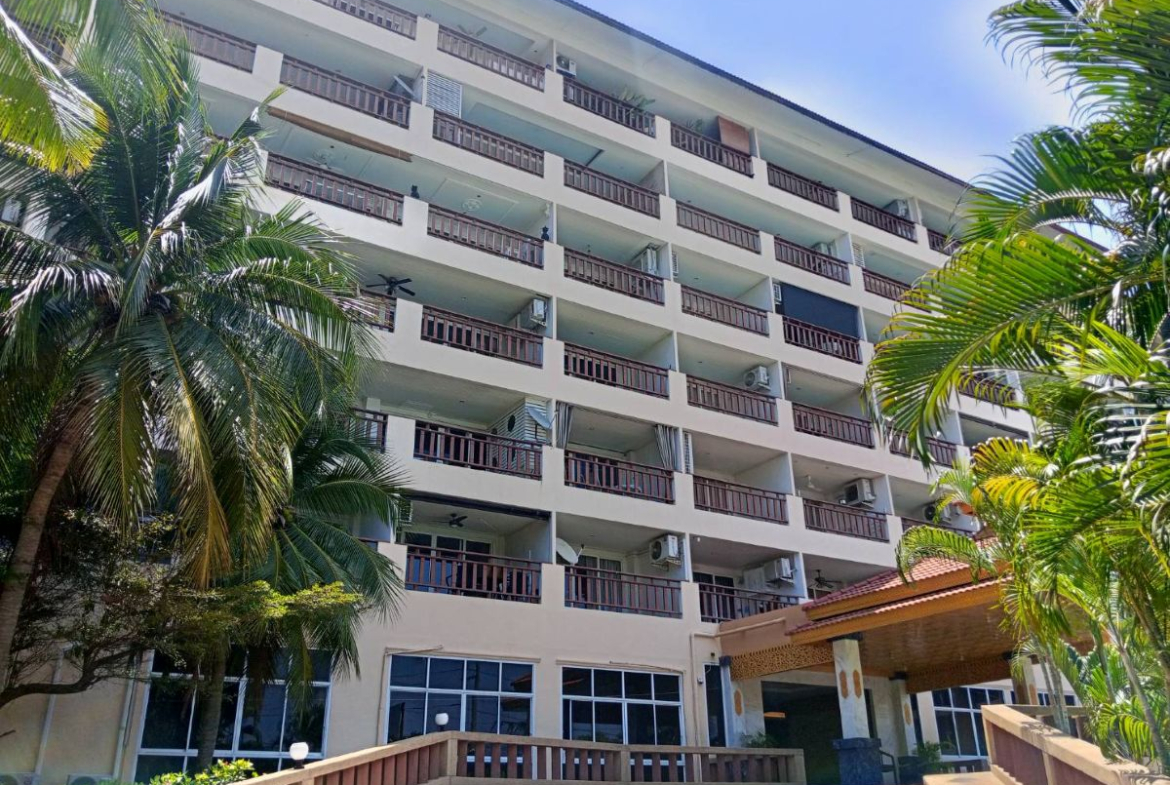 CS0981 – 3Bedrooms Condominium for Sale in Royal Hill Resort in Thappraya Rd