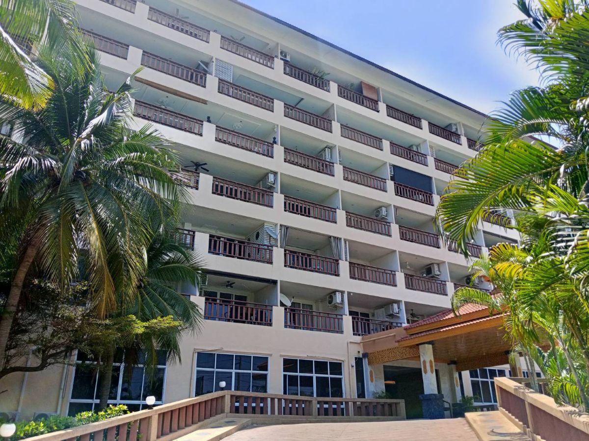 CS0981 – 3Bedrooms Condominium for Sale in Royal Hill Resort in Thappraya Rd