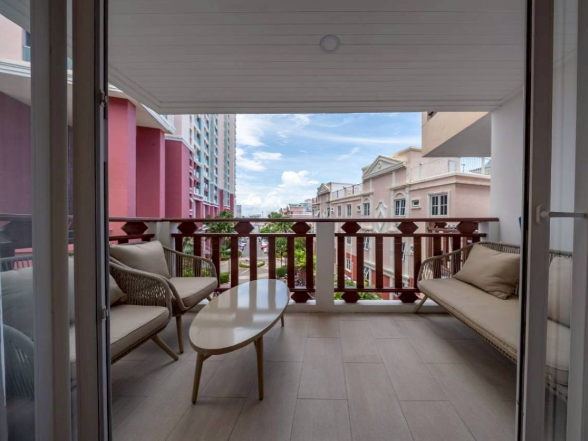 CS0981 – 3Bedrooms Condominium for Sale in Royal Hill Resort in Thappraya Rd