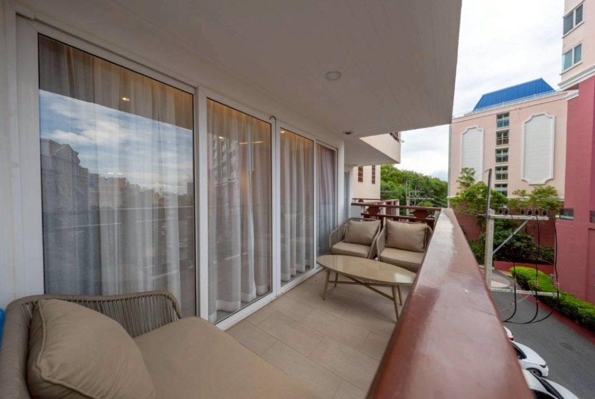 CS0981 – 3Bedrooms Condominium for Sale in Royal Hill Resort in Thappraya Rd