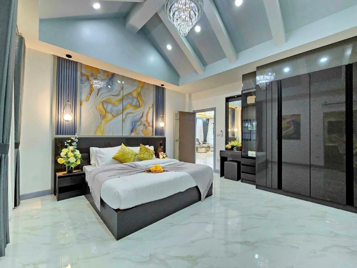 HS1454 – 4Bedrooms Pool Villa House for Sael in Mab Prachan Village in Mab Prachan Lake