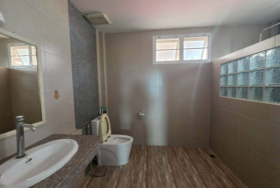 HR0884 – 4 Bedroom Single House for Rent in Ek Mongkol 4 in Khao Talo