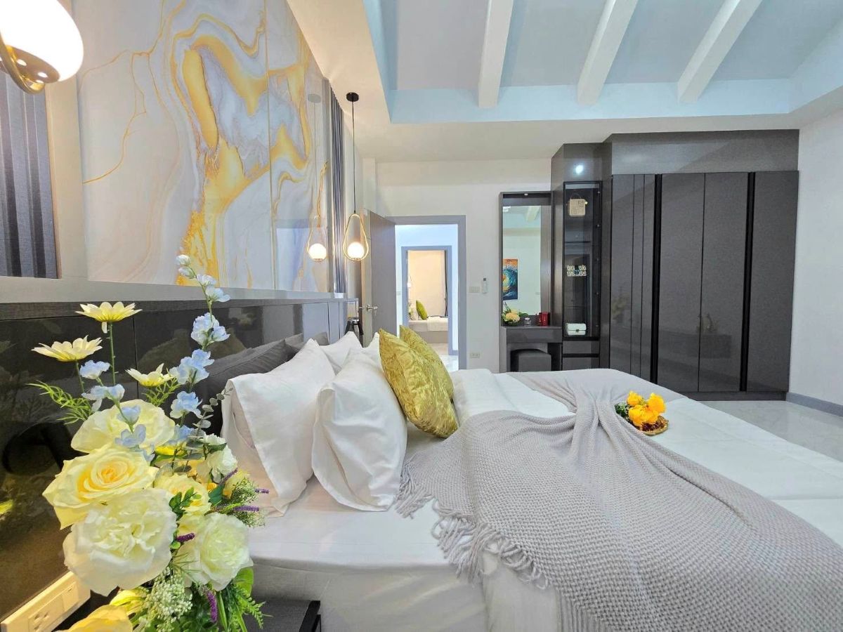 HS1454 – 4Bedrooms Pool Villa House for Sael in Mab Prachan Village in Mab Prachan Lake